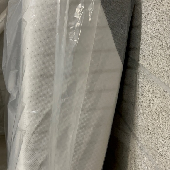 TempurPedic Adapt Medium Mattress - Picture 2 of 3